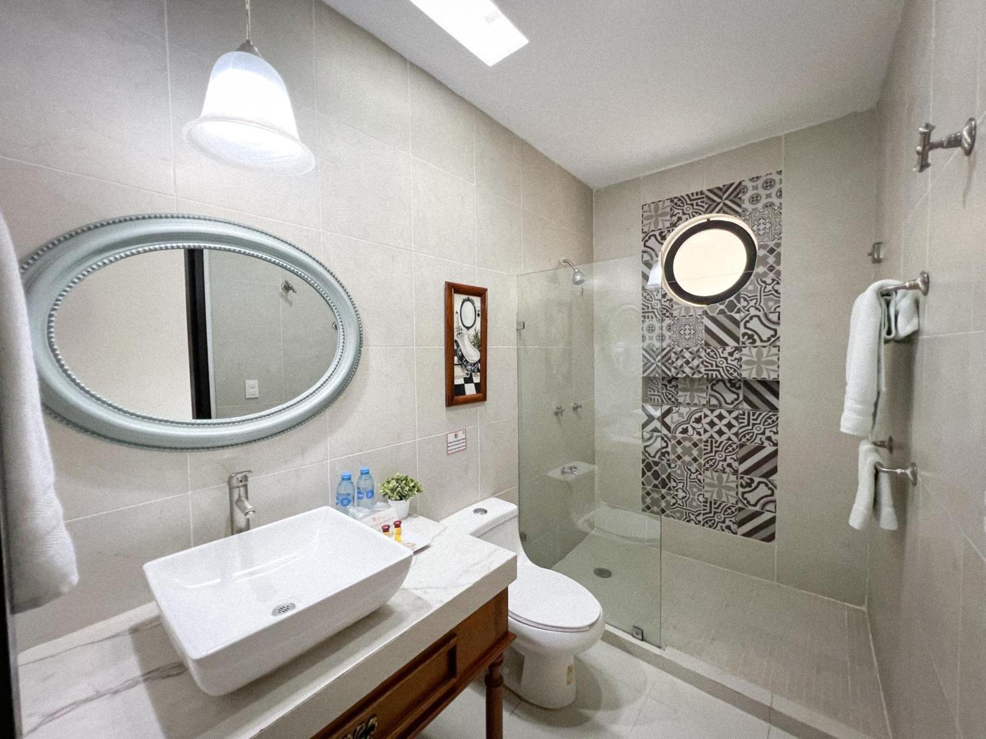 Hotel Fundadores Valladolid  Buitenkant foto