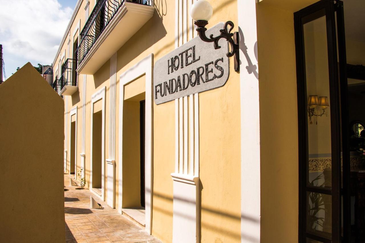 Hotel Fundadores Valladolid  Buitenkant foto